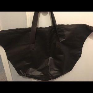Huge leather weekend bag